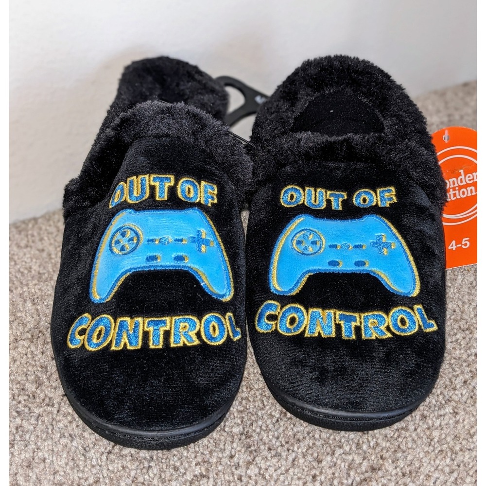Wonder Nation Slippers Fuzzy Out of Control Gamer Shoes‎ Boys Size 4-5 NWT